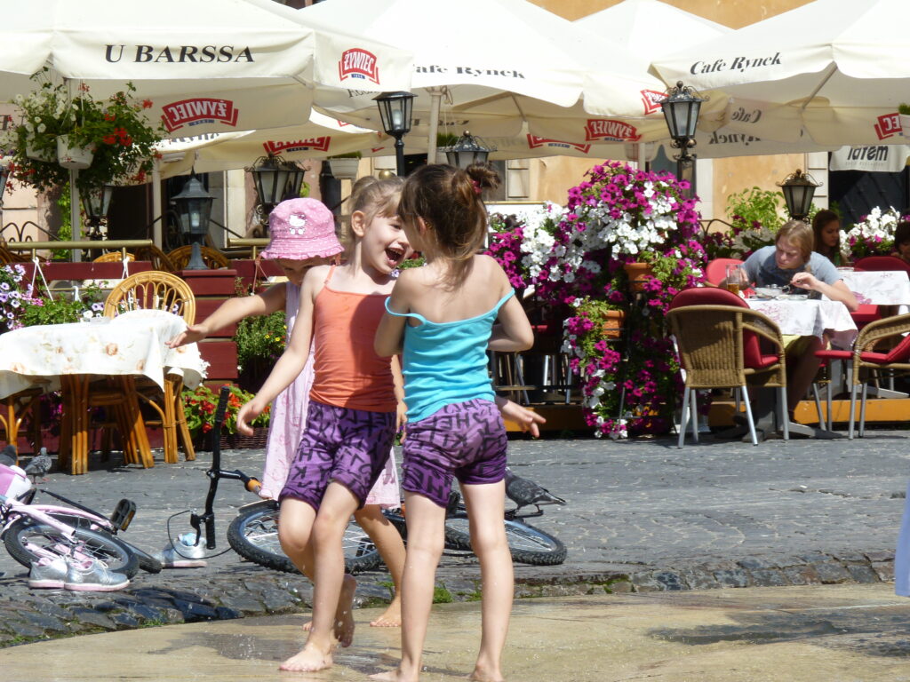 Des enfants s'amusent